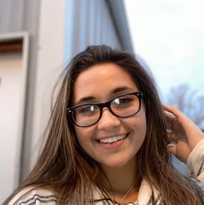 Meet your Posher, Alyssa
